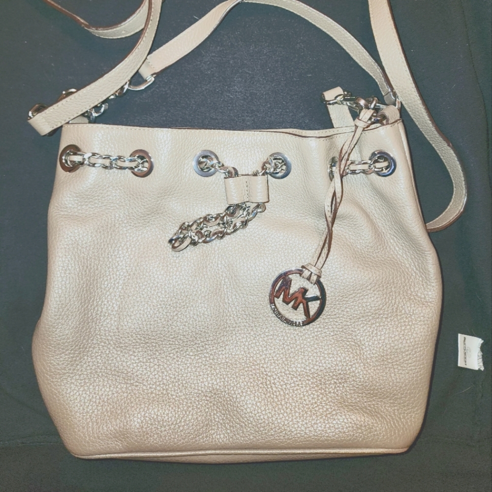 Micheal Kors gray purse, medium size